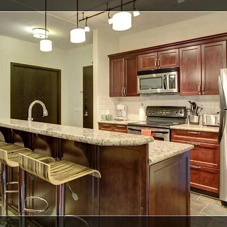 B&B Grand Rockies Resort 2Br 1Pullout Canmore Buitenkant foto