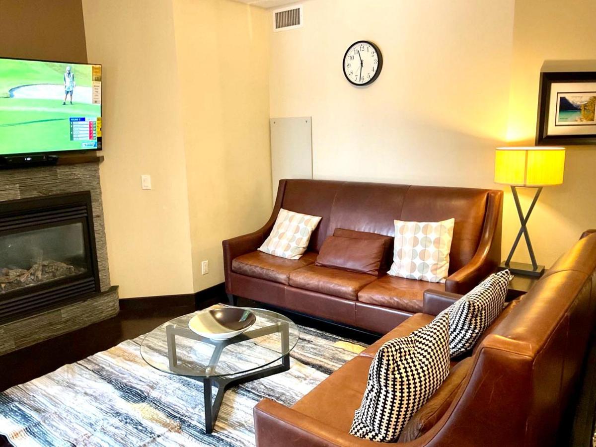 B&B Grand Rockies Resort 2Br 1Pullout Canmore Buitenkant foto