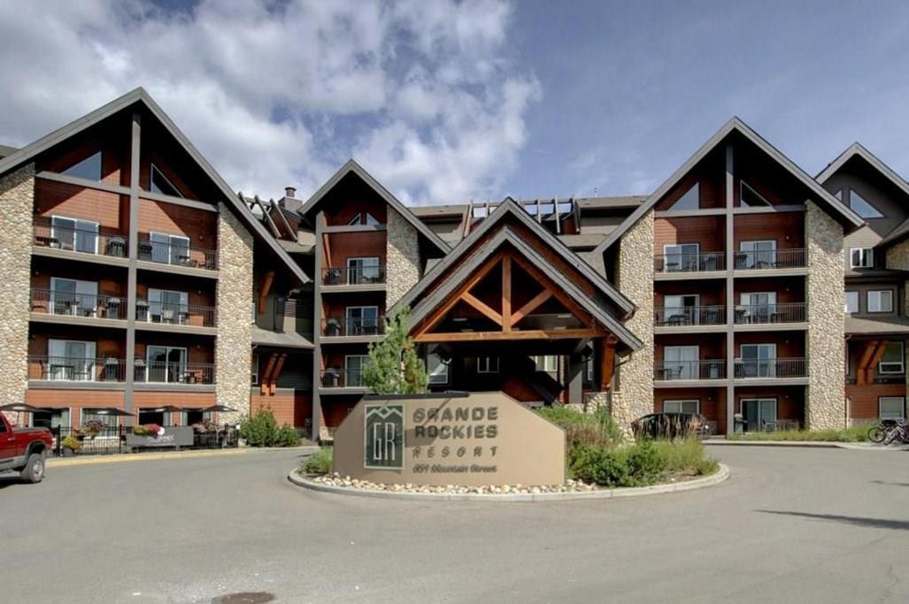 B&B Grand Rockies Resort 2Br 1Pullout Canmore Buitenkant foto
