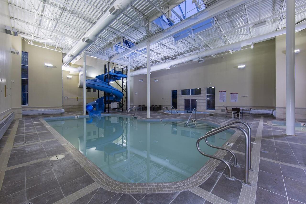 B&B Grand Rockies Resort 2Br 1Pullout Canmore Buitenkant foto