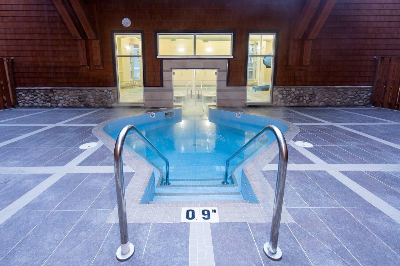 B&B Grand Rockies Resort 2Br 1Pullout Canmore Buitenkant foto